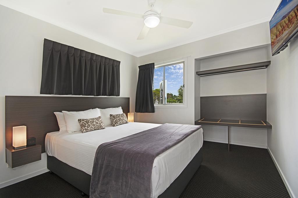 Cooroy Luxury Motel Apartments Oda fotoğraf