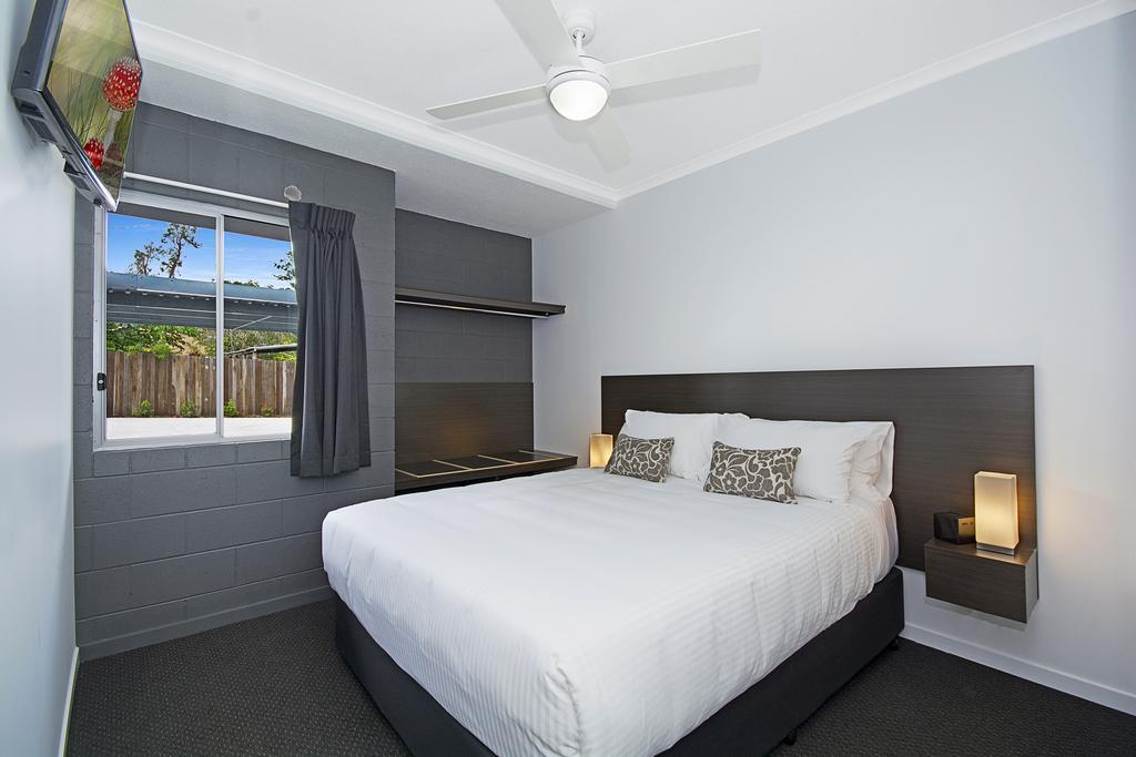 Cooroy Luxury Motel Apartments Oda fotoğraf